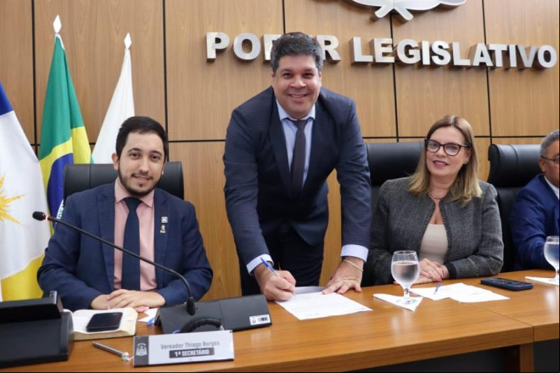 Léo da Saúde é empossado vereador na Câmara de Palmas
