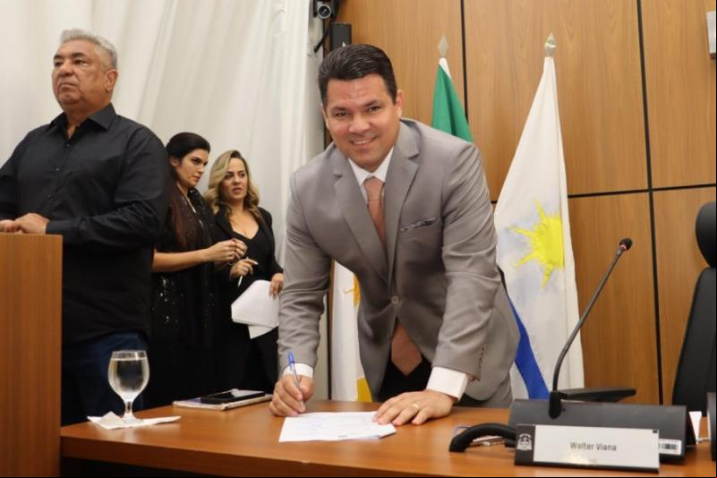 Walter Viana assume liderança do Paço na Câmara de Palmas em seu primeiro mandato