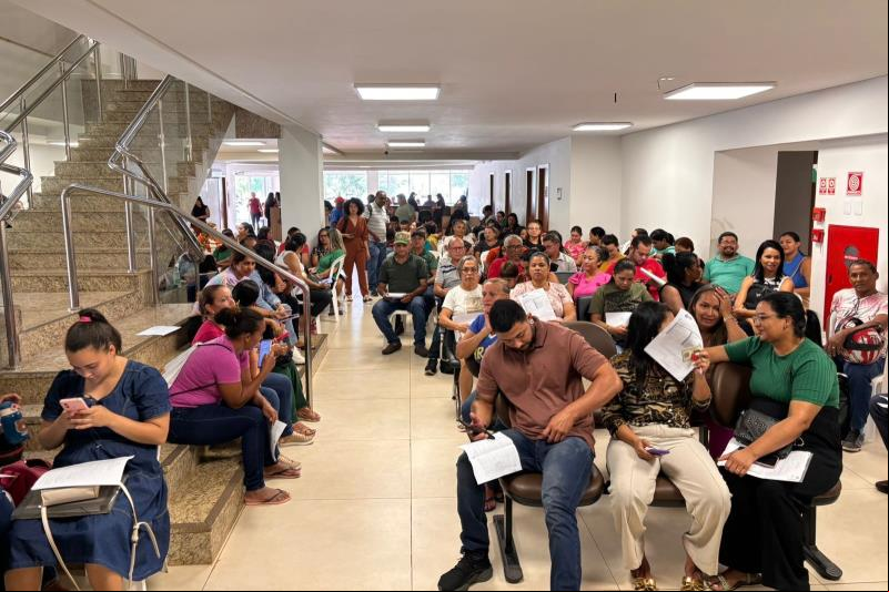 Prefeitura nomeia aprovados em concurso e realiza contratação temporária