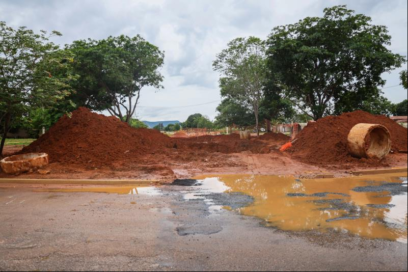 Obra de drenagem e pavimentação da LO-21 será retomada após período chuvoso