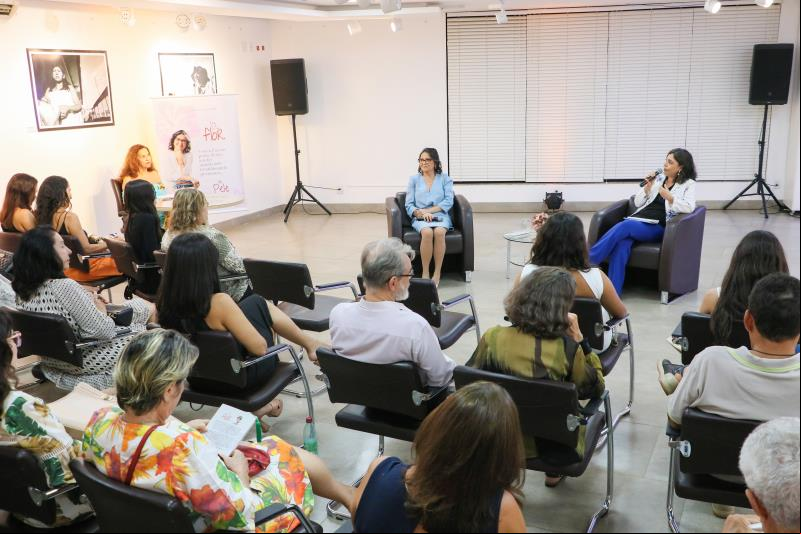 Primeira edição do ano lança livro de poemas À Flor da Pele
