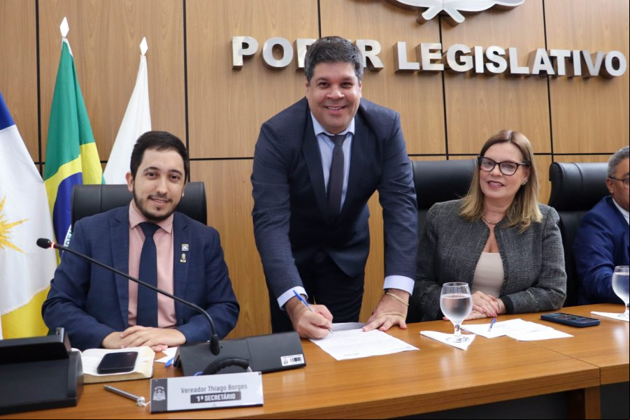 Léo da Saúde é empossado vereador na Câmara de Palmas